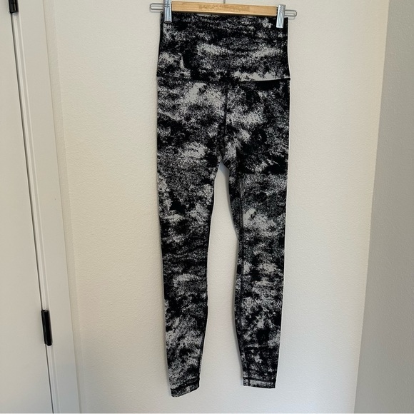 Lululemon Wunder Under Super High-Rise Leggings Jacquard Black & White Size 6 - Picture 3 of 11